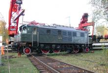 DSCN7694 Spedition Kübler Schwertransport Lokomotive Frankfurt E 04 20